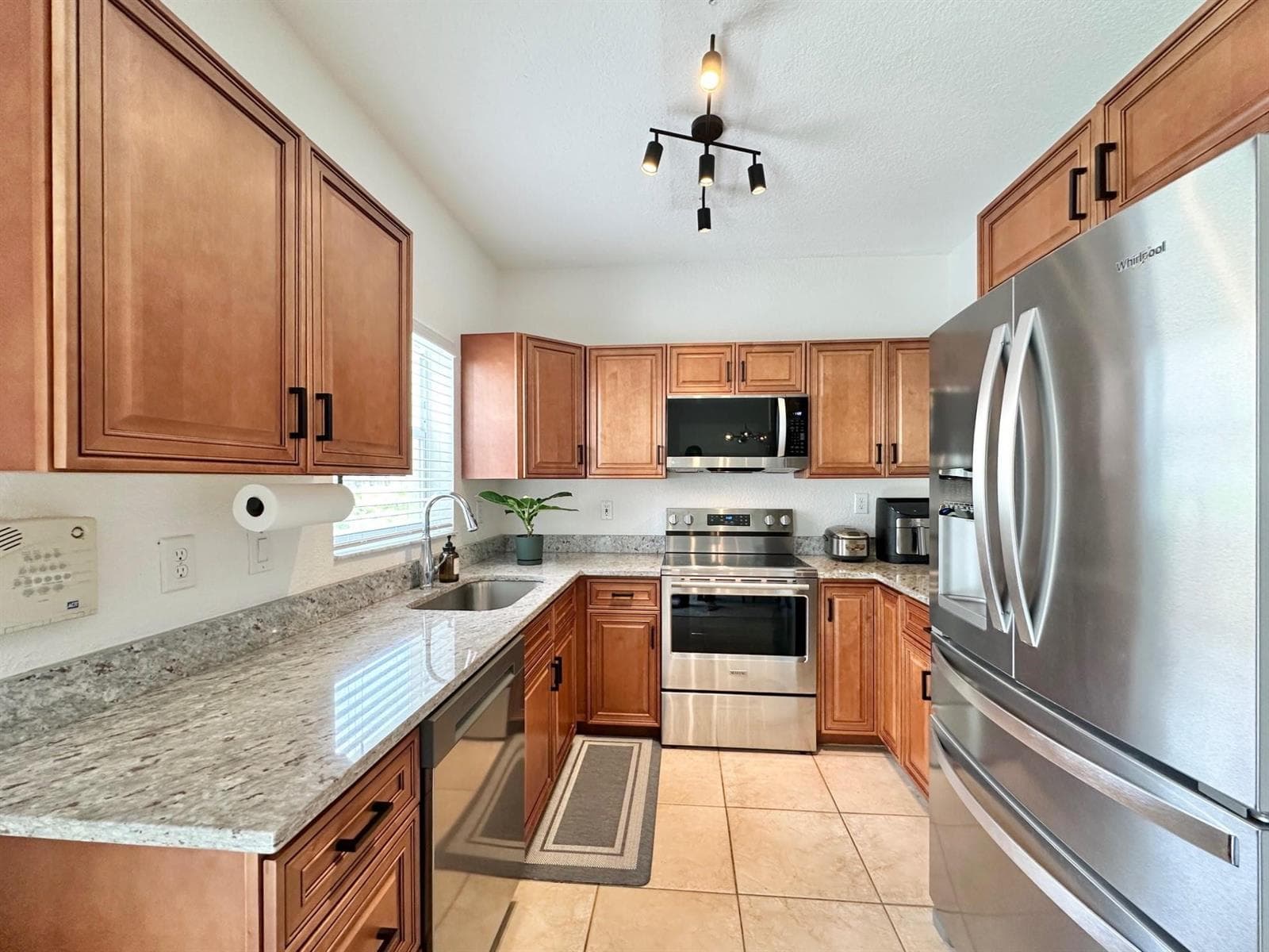 639 NW 130th Way, Pembroke Pines, FL 33028 photo 5