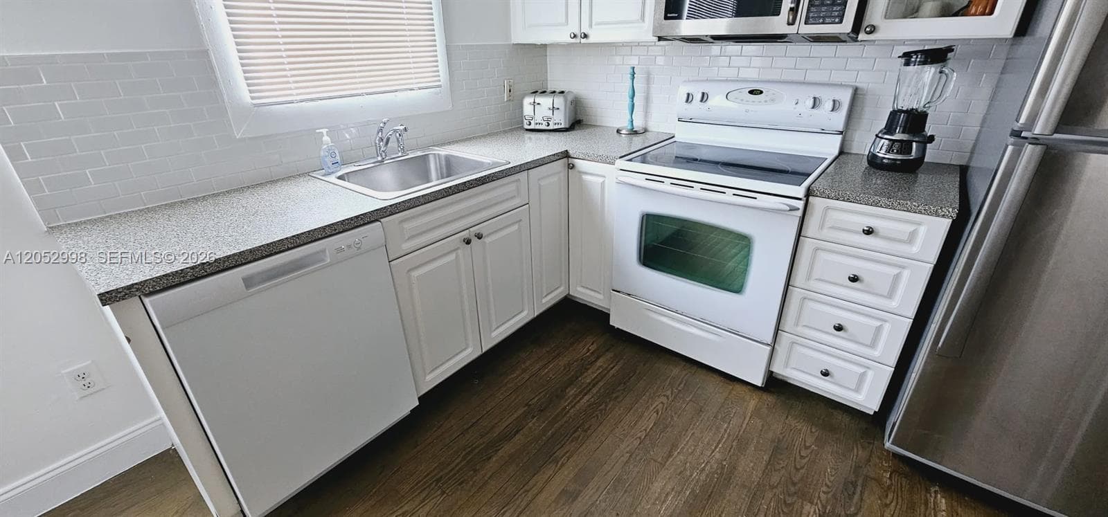 842 Meridian Ave # 3D, Miami Beach, FL 33139 photo 3