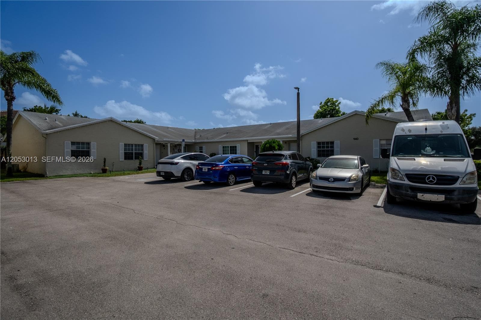 940 NE 212th Ter # 940-01, Miami, FL 33179 photo 3