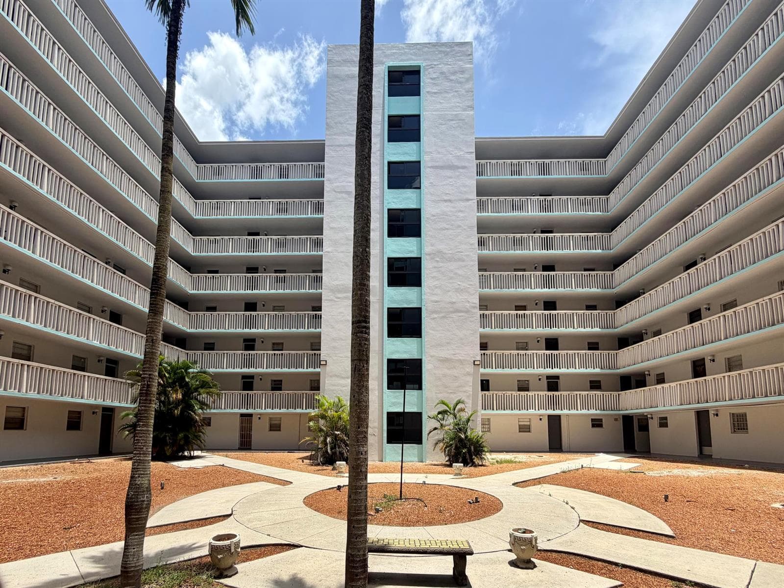 15600 NW 7TH Avenue # 303, Miami, FL 33169