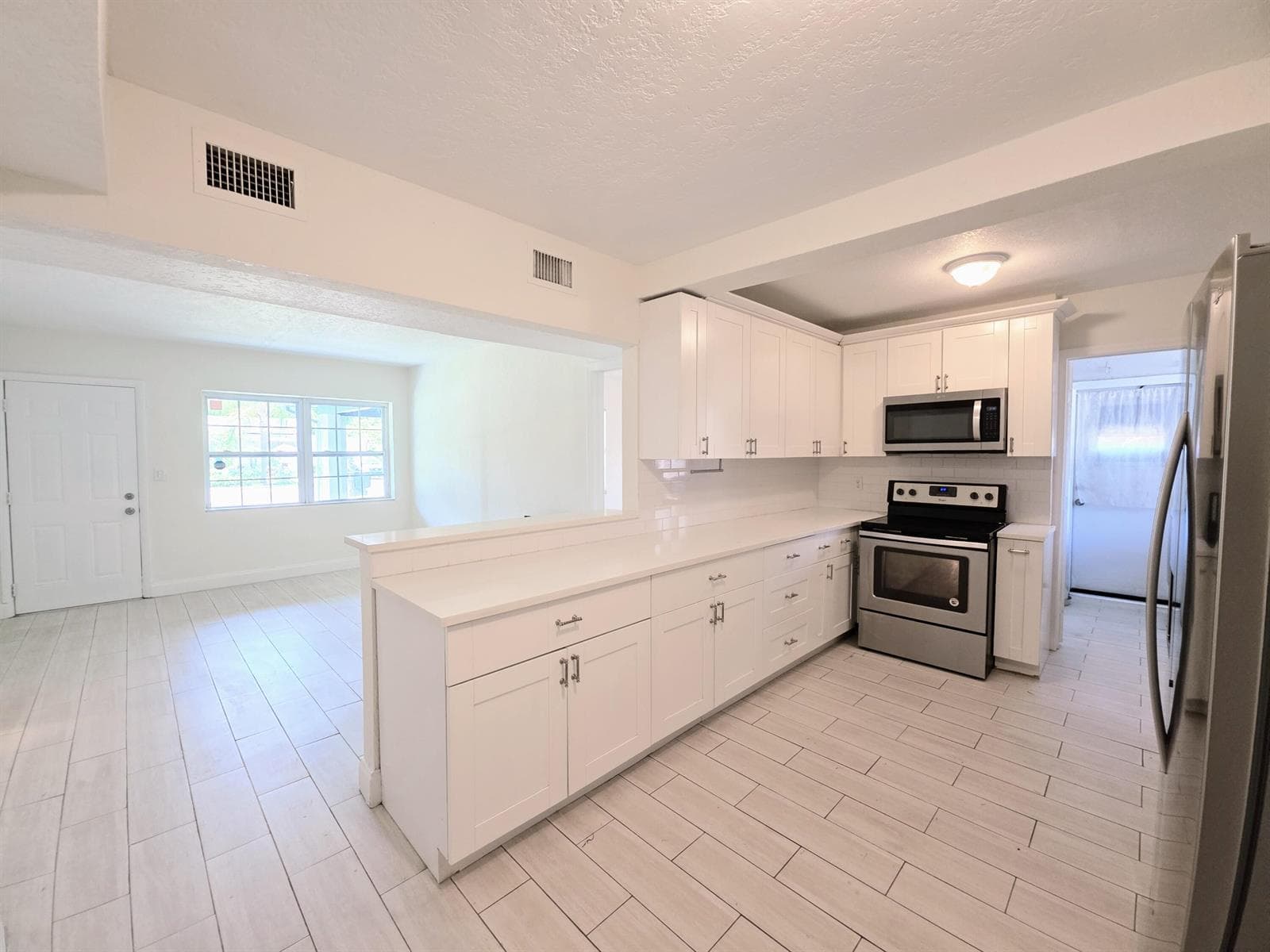 1220 NE 1ST Avenue, Fort Lauderdale, FL 33304 photo 3