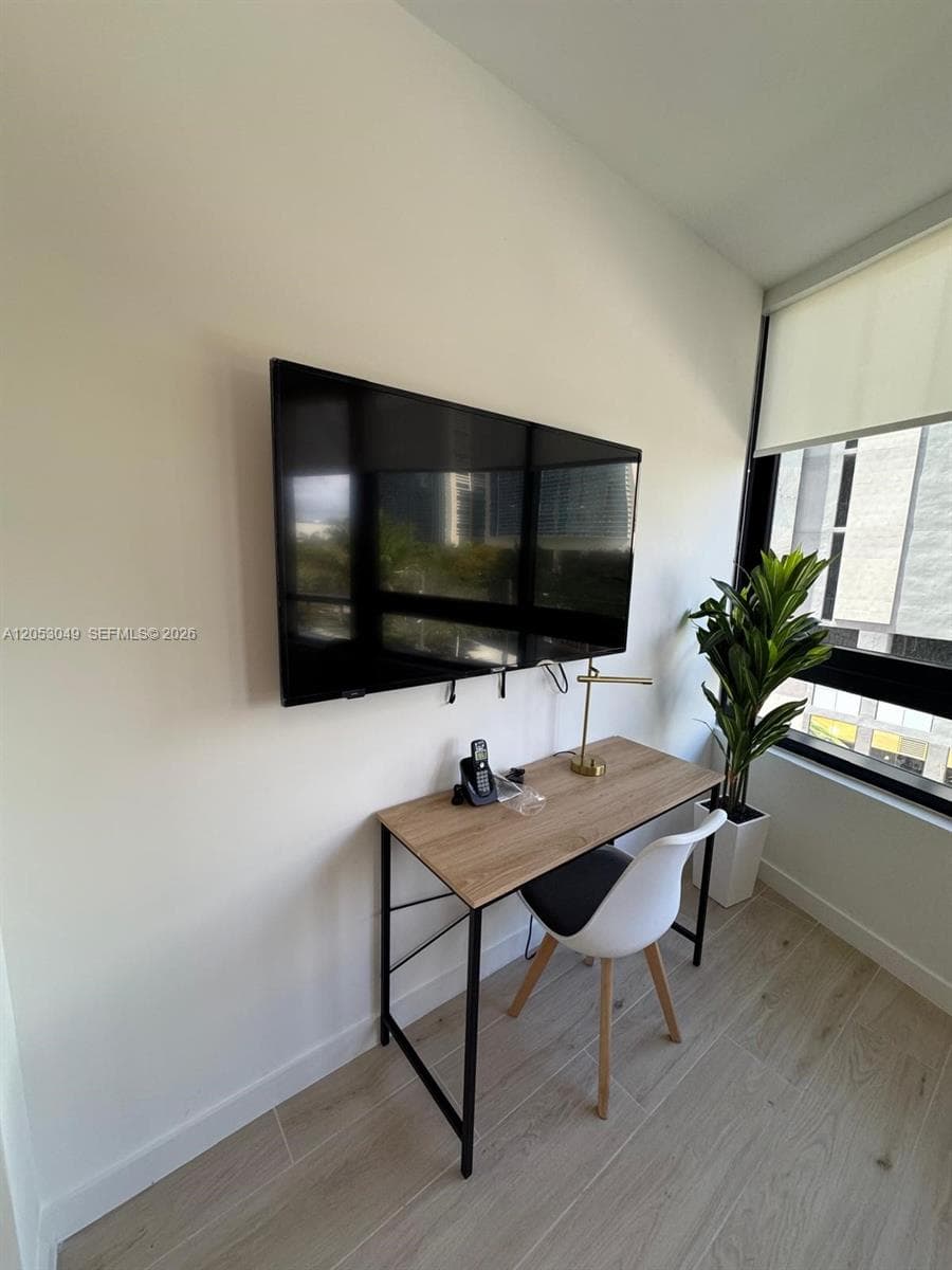 225 N MIAMI AVE # 302, Miami, FL 33128 photo 2