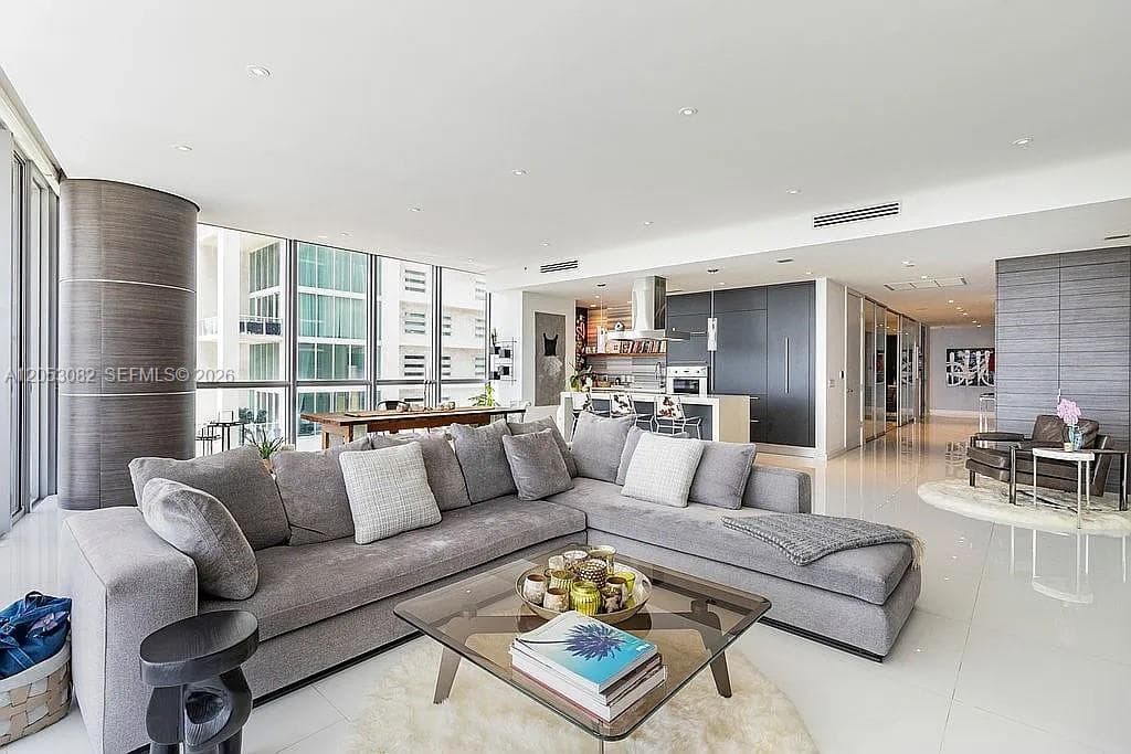 1100 Biscayne Blvd # 1501, Miami, FL 33132 photo 3