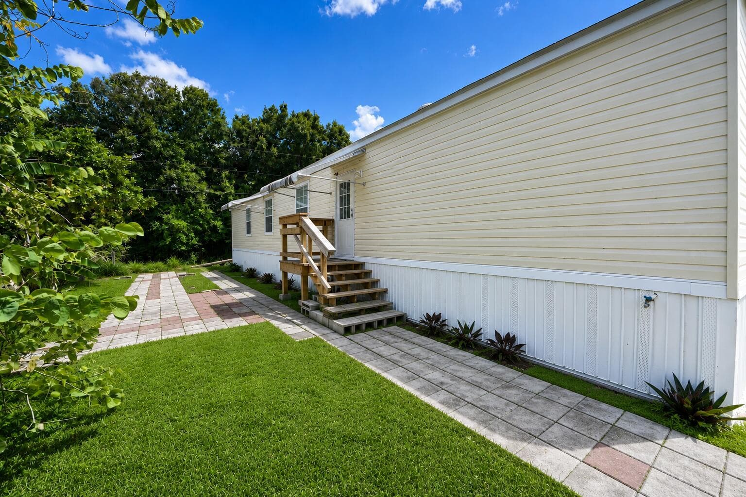 8137 SW WILDWOOD Drive, Stuart, FL 34997 photo 5