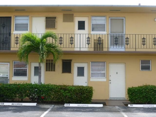 2940 NE 203RD Street # C102, Aventura, FL 33180