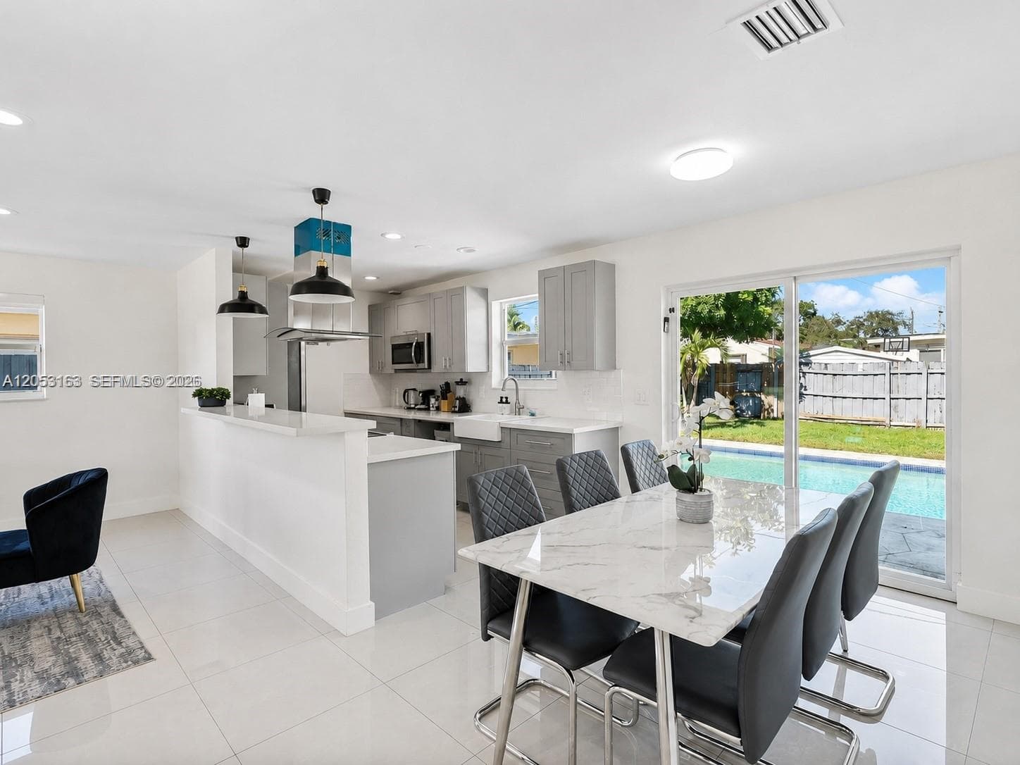 6441 Meade St, Hollywood, FL 33024 photo 2