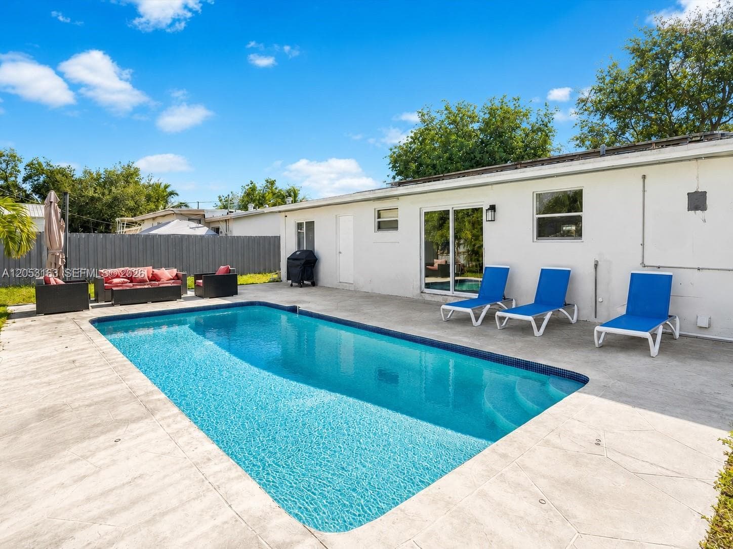 6441 Meade St, Hollywood, FL 33024