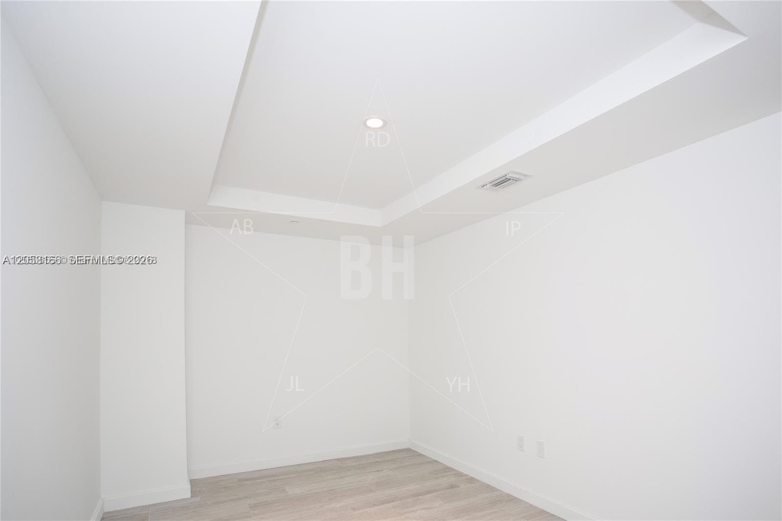 55 SW 9th St # 1104, Miami, FL 33130 photo 4
