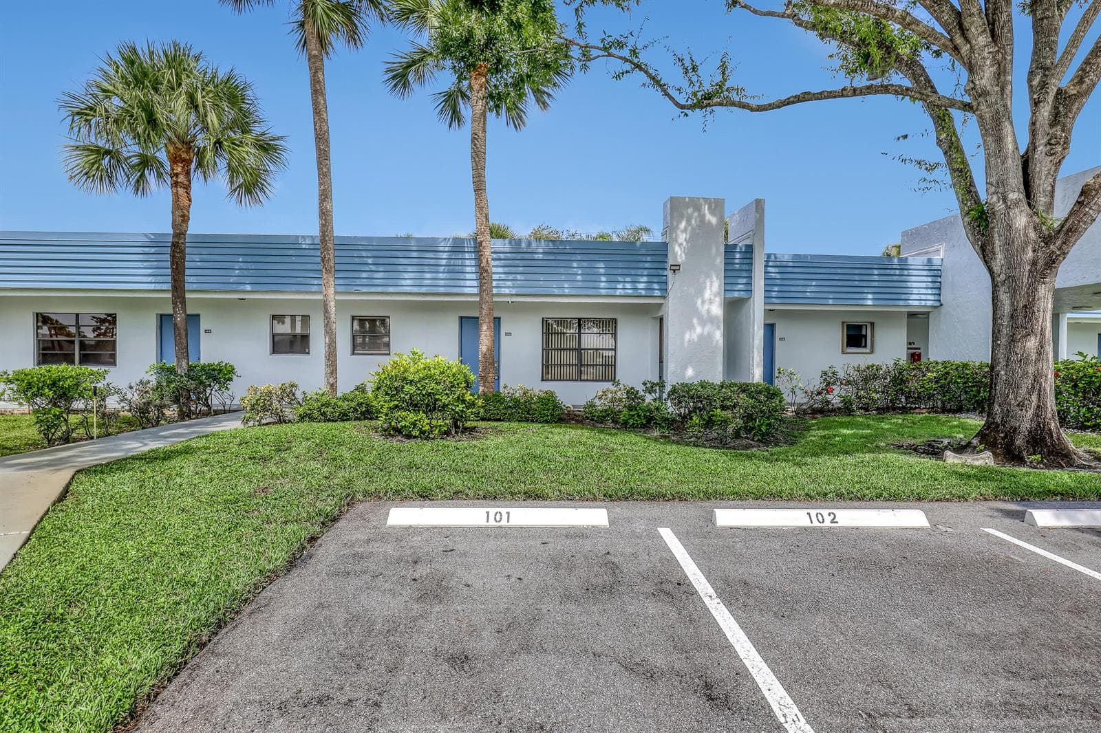4575 LUCERNE LAKES Boulevard # 103, Lake Worth, FL 33467 photo 3