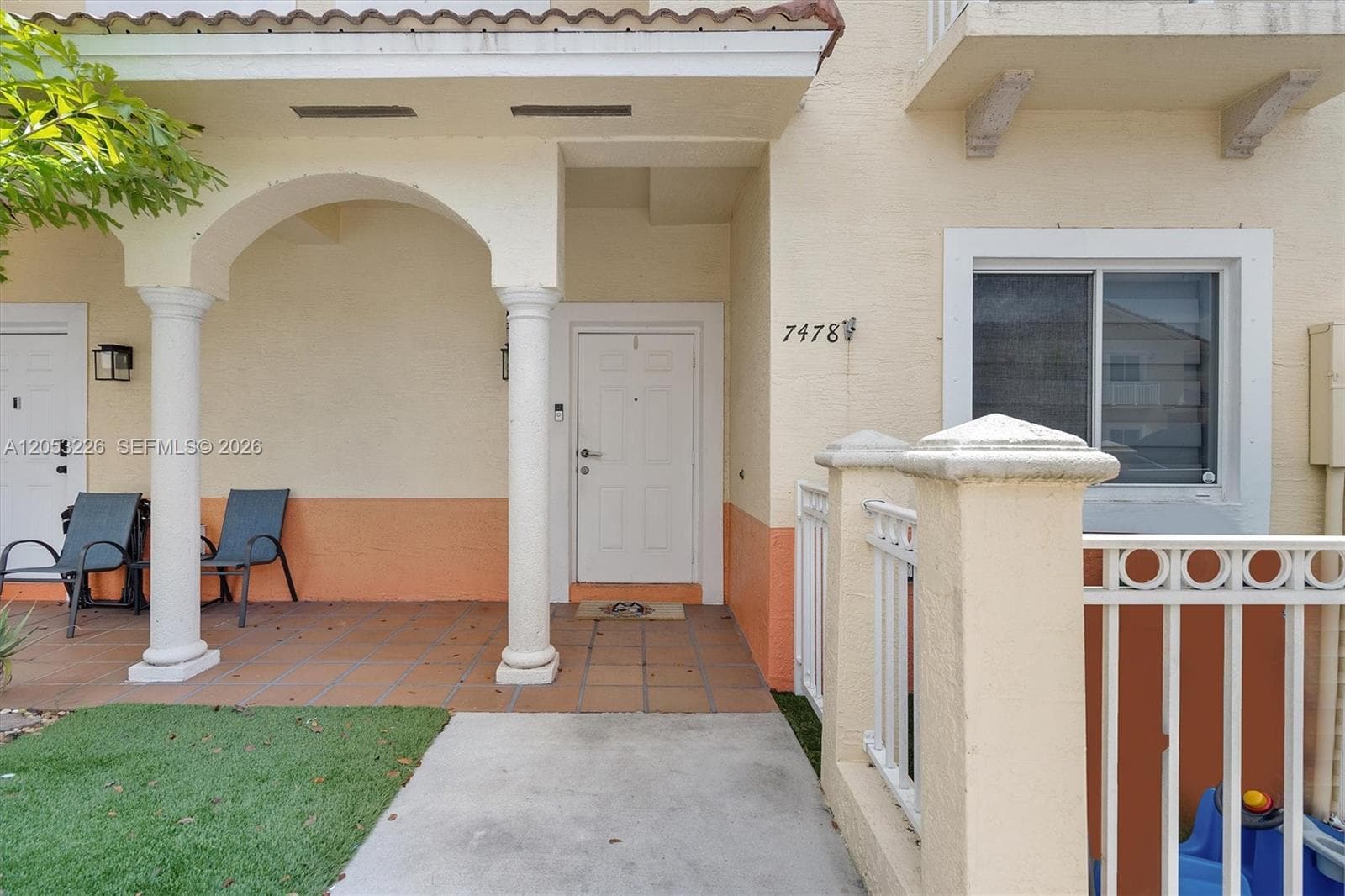 7478 NW 180th Ter, Hialeah, FL 33015 photo 2