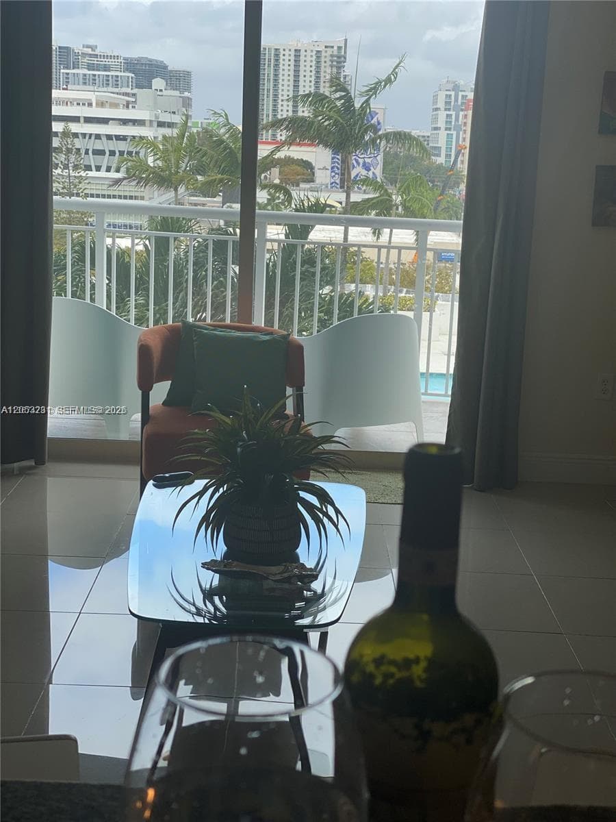 275 NE 18th St # 809, Miami, FL 33132 photo 4