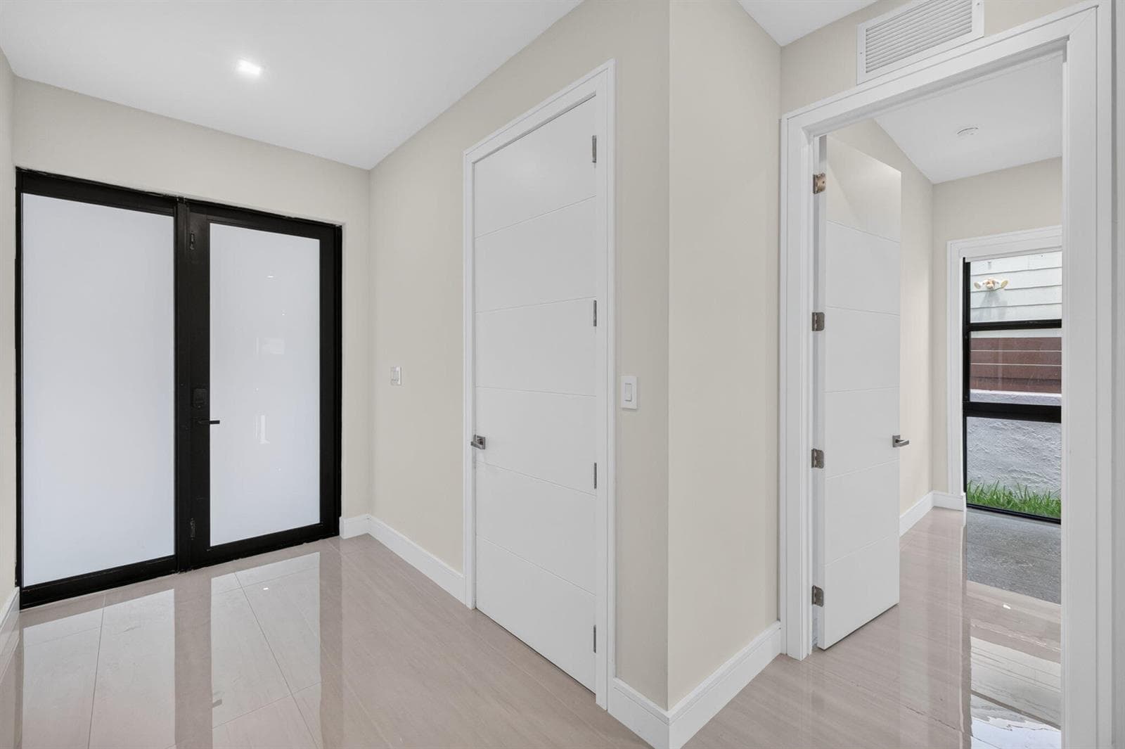 704 SW 9th Street, Fort Lauderdale, FL 33315 photo 5