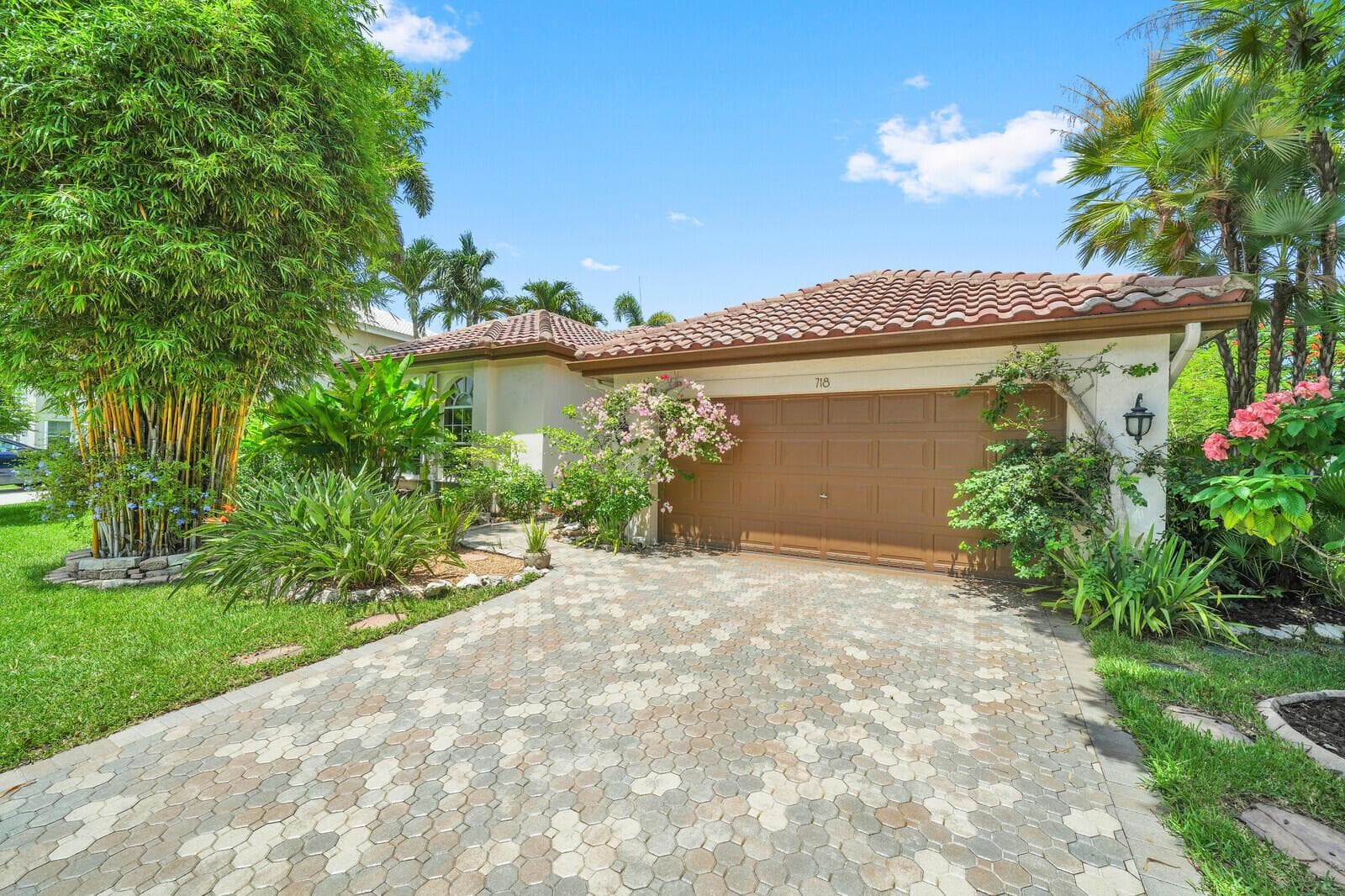 718 NW 177th Avenue, Pembroke Pines, FL 33029 photo 2