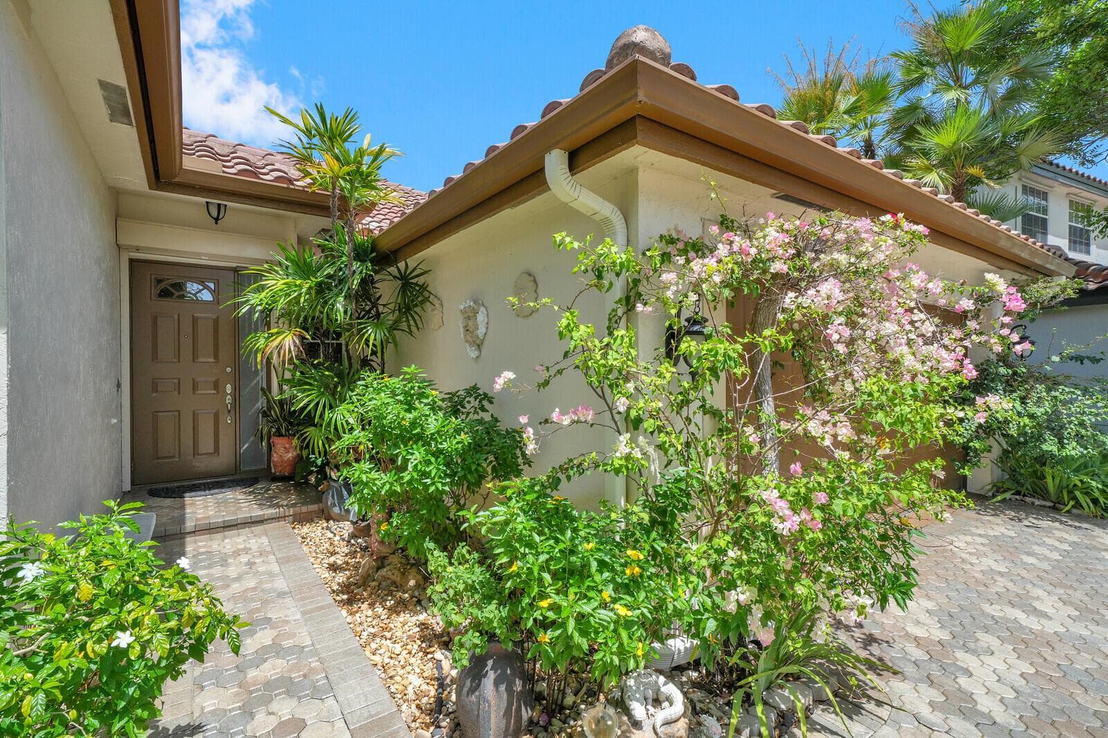 718 NW 177th Avenue, Pembroke Pines, FL 33029 photo 3