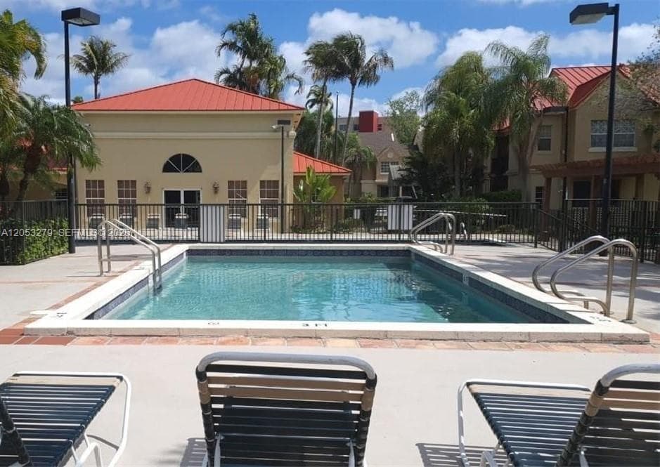 18304 NW 68th Ave # M, Hialeah, FL 33015 photo 5