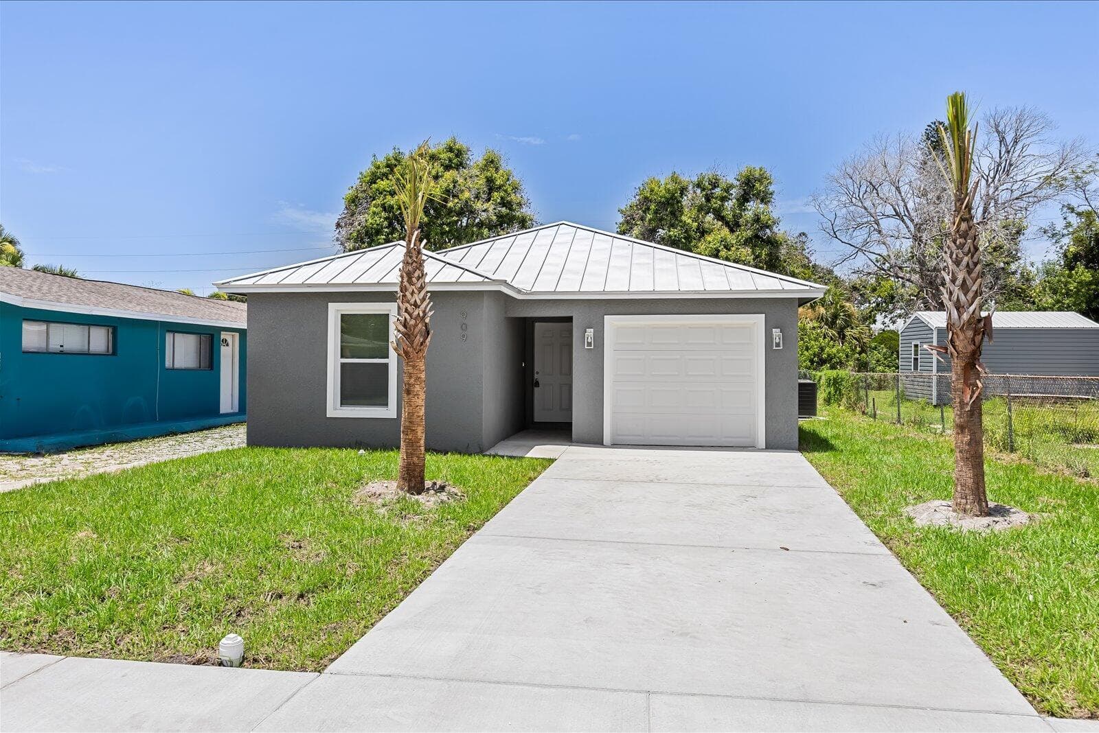 909 20TH N, Fort Pierce, FL 34950 photo 2