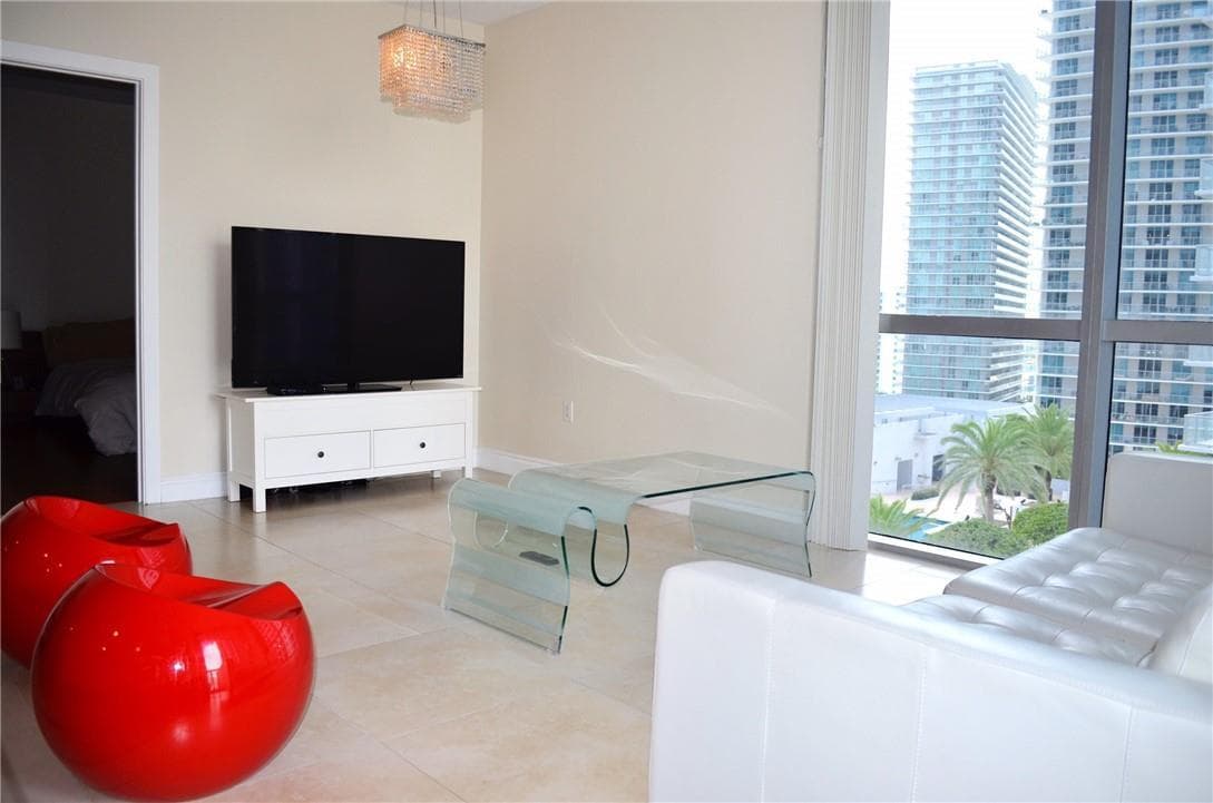 1060 Brickell Avenue # 1617, Miami, FL 33131 photo 3