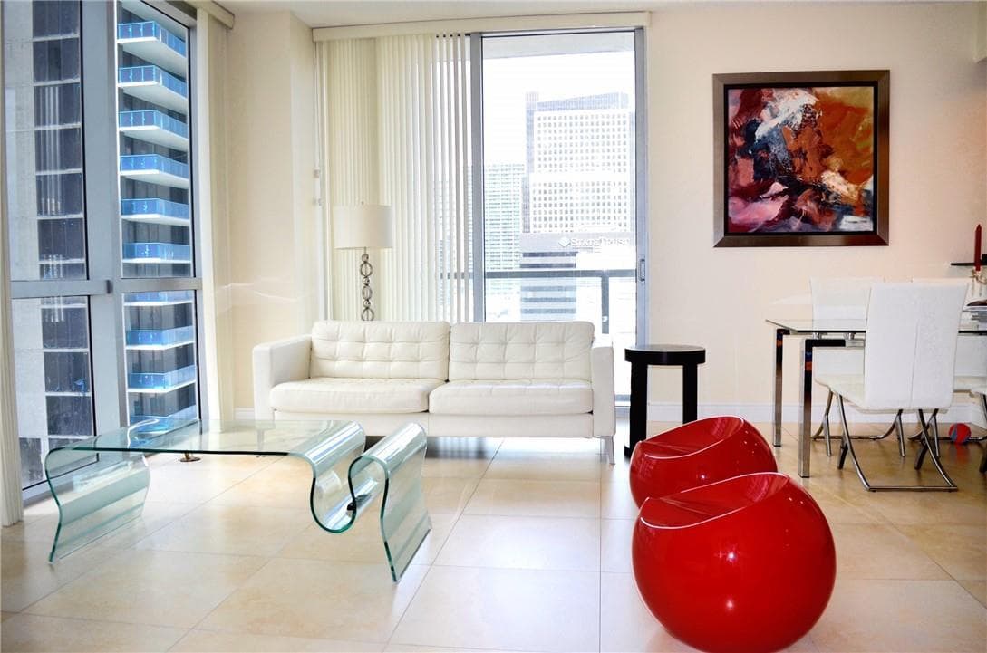 1060 Brickell Avenue # 1617, Miami, FL 33131