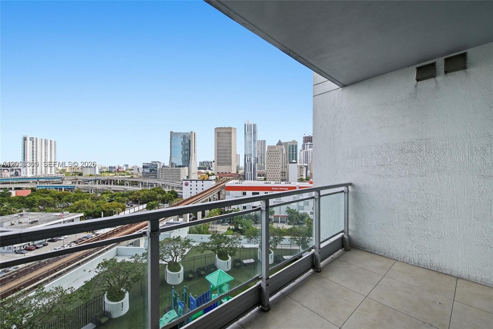 90 SW 3rd St # 1409, Miami, FL 33130 photo 5