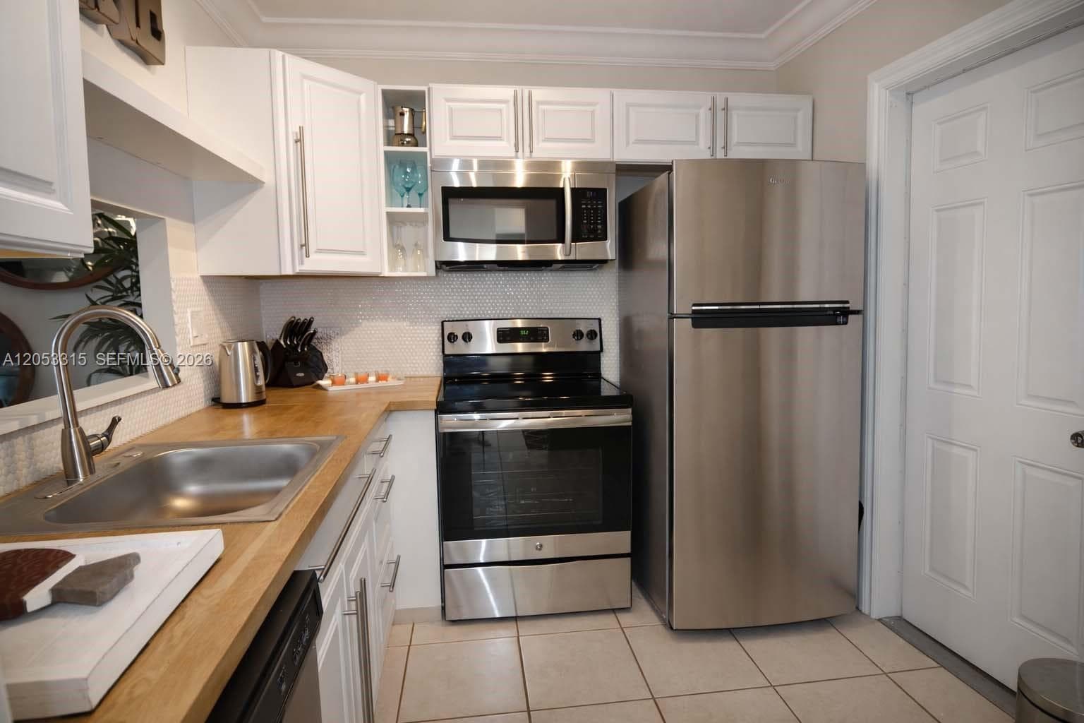 3530 NW 52nd Ave # 509, Lauderdale Lakes, FL 33319 photo 4