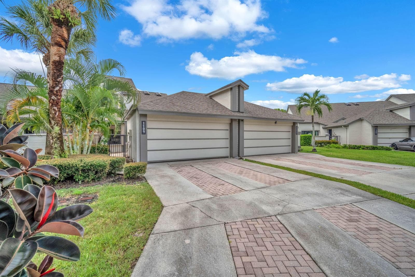 1109 LANDINGS Boulevard, FL 33413 photo 2