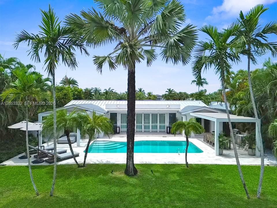 2273 Bayview Ln, North Miami, FL 33181 photo 2