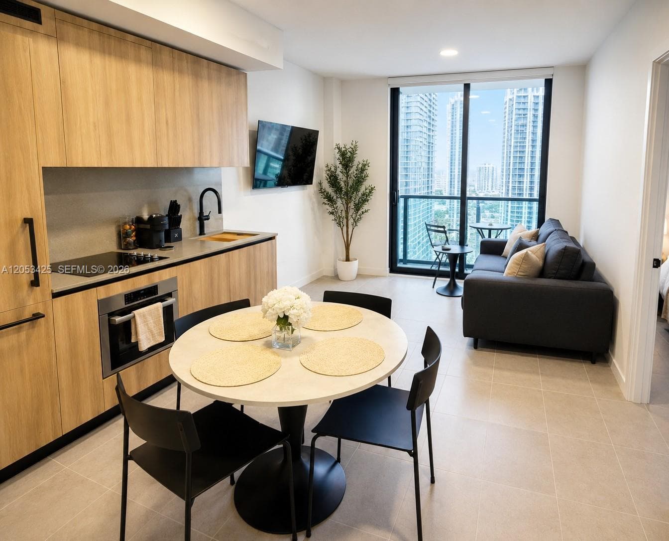 121 NE 5th St # 3411, Miami, FL 33132 photo 4