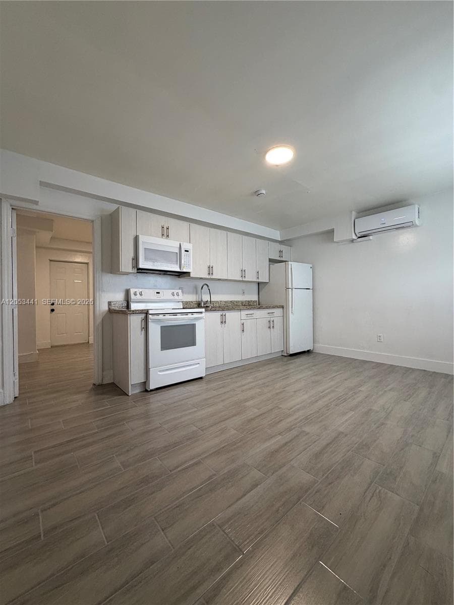 60 NW 71st St # 6, Miami, FL 33150 photo 3