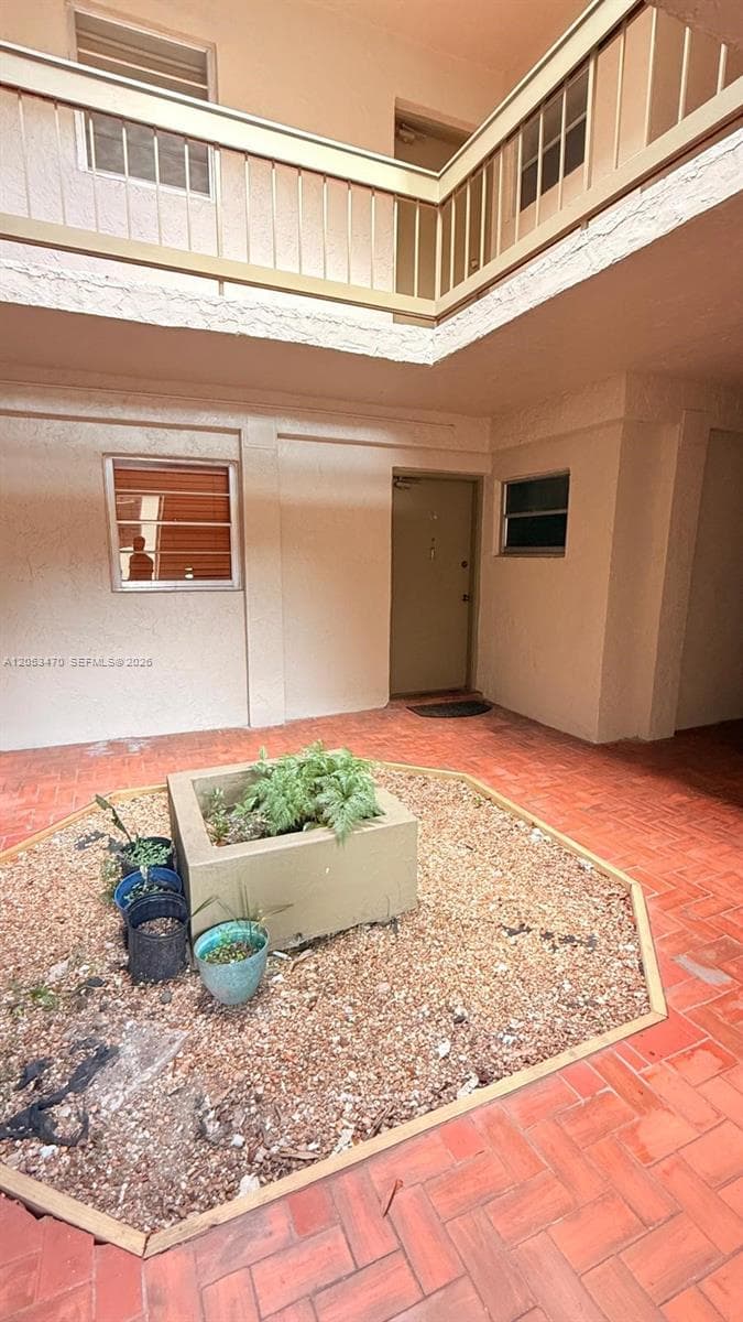9360 SW 87th Ave # N5, Miami, FL 33176