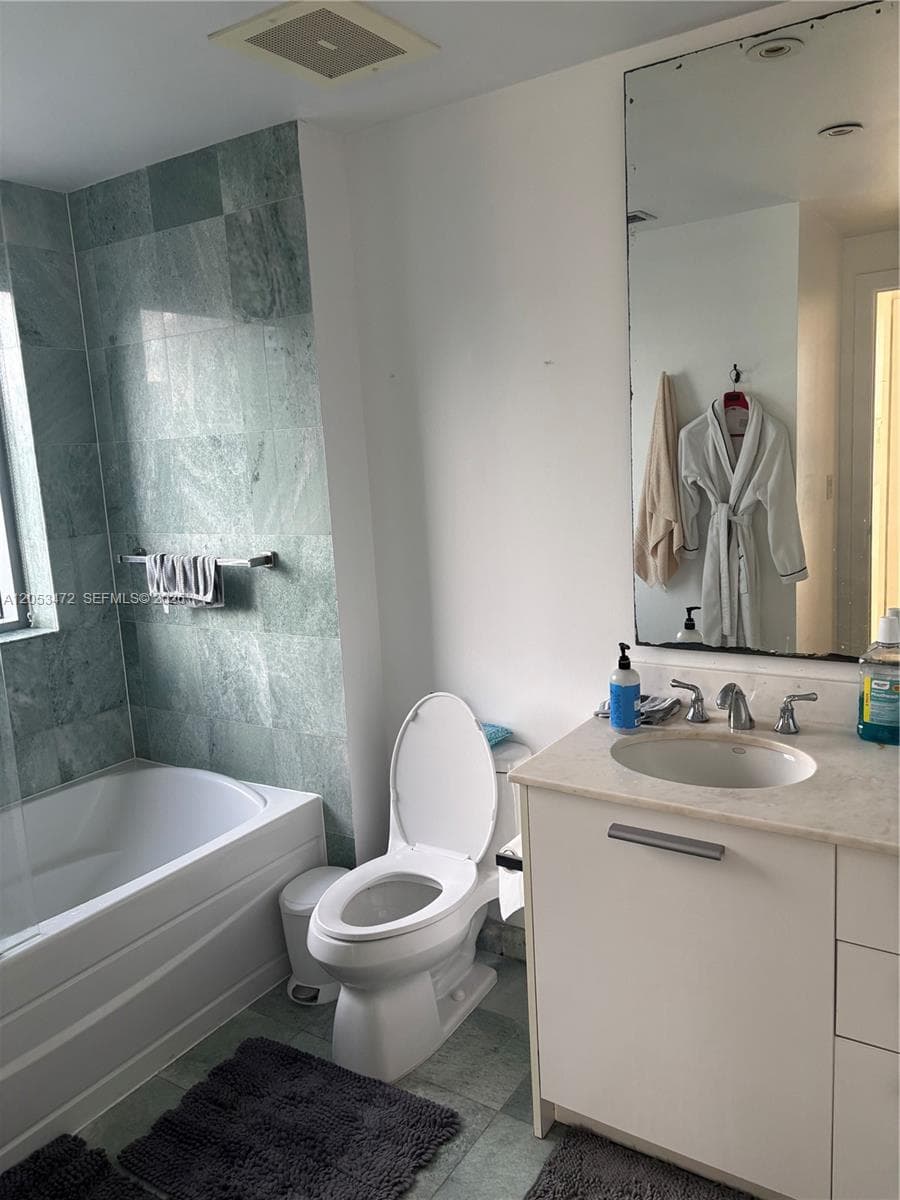 1050 Brickell Ave # 2910, Miami, FL 33131 photo 4