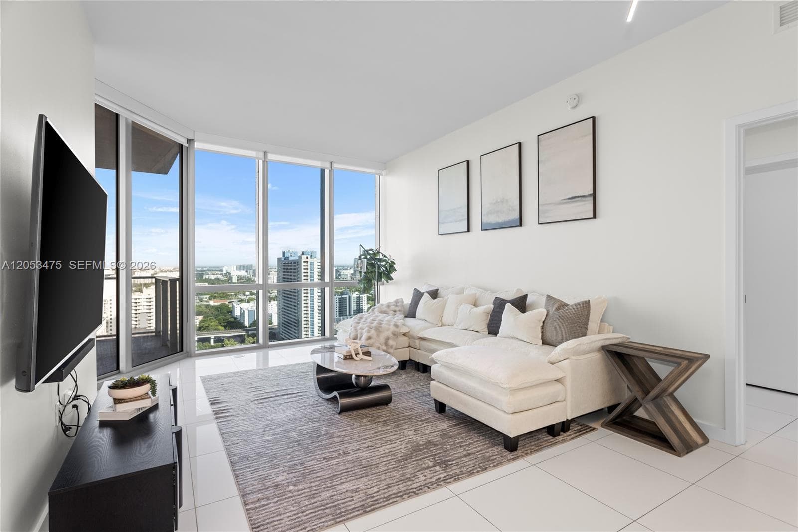 851 NE 1st Ave # 2308, Miami, FL 33132