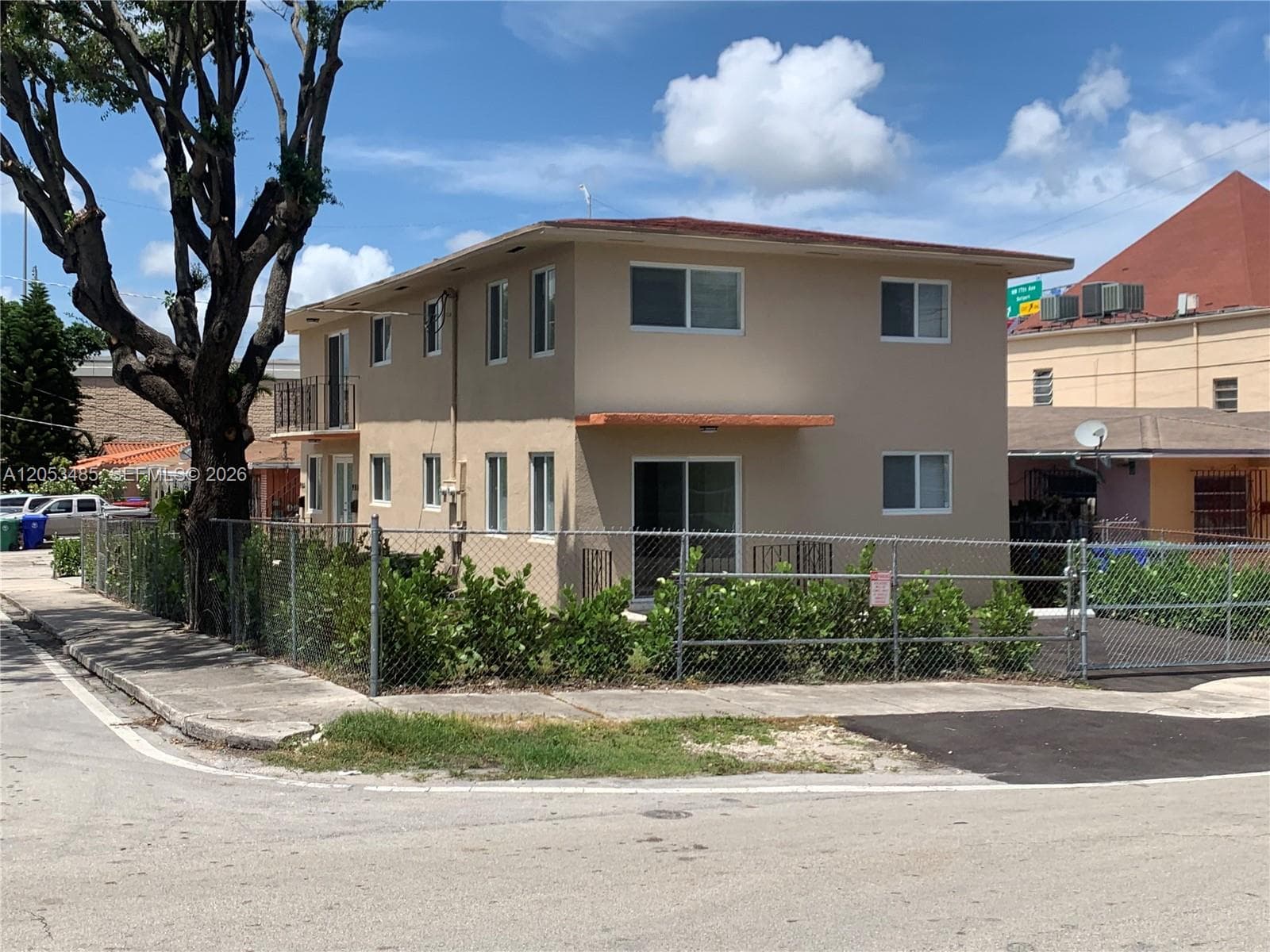 901 NW 22nd Ct, Miami, FL 33125 photo 3