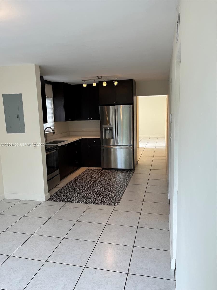 901 NW 22nd Ct, Miami, FL 33125 photo 5