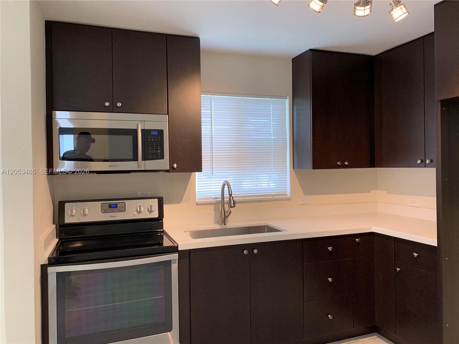 901 NW 22nd Ct, Miami, FL 33125 photo 4
