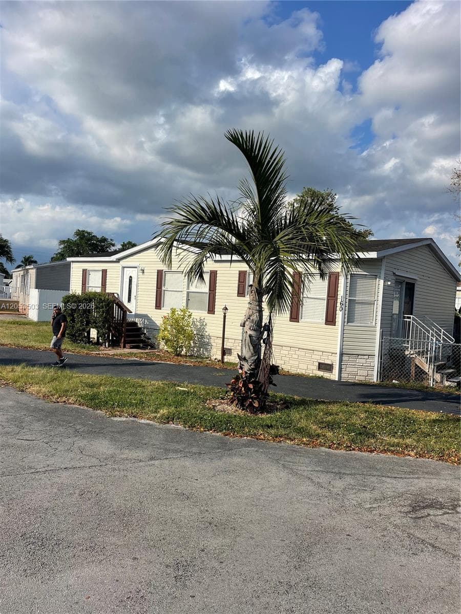 220 NE 12th Ave LOT 160, Homestead, FL 33030 photo 3