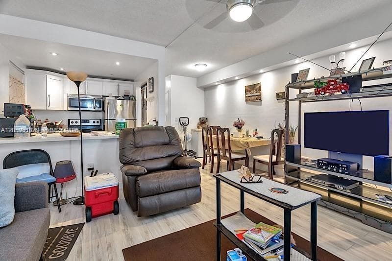 19000 NE 3rd Ct # 405, Miami, FL 33179 photo 5