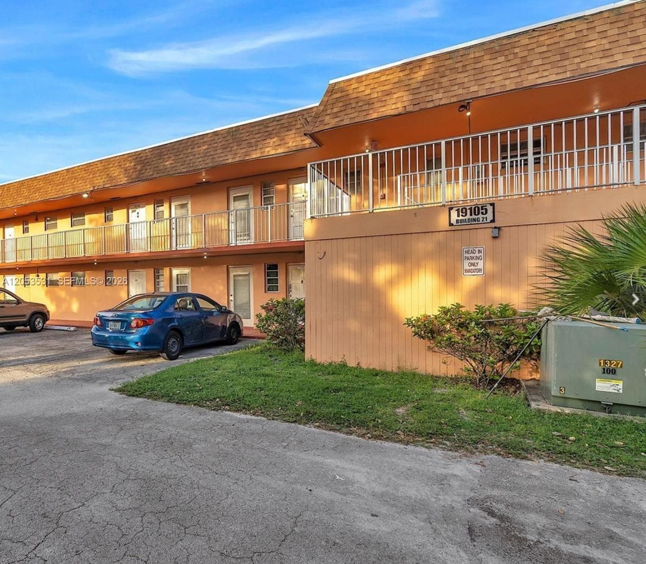 19105 NE 2nd Ave # 2118, Miami, FL 33179 photo 2