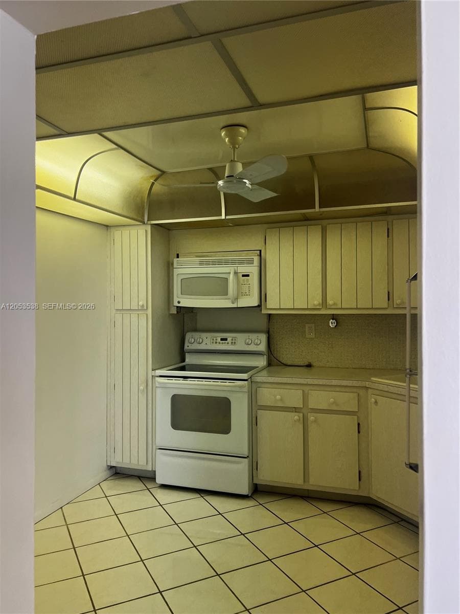 2750 NE 183rd St # 807, Aventura, FL 33160 photo 5