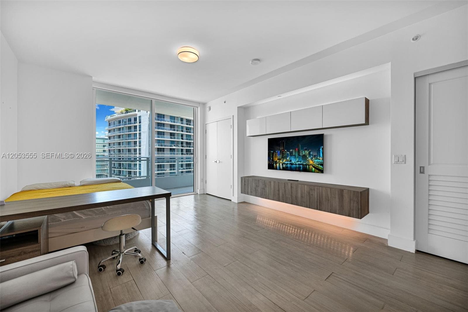1080 Brickell Ave # 3705, Miami, FL 33131 photo 4