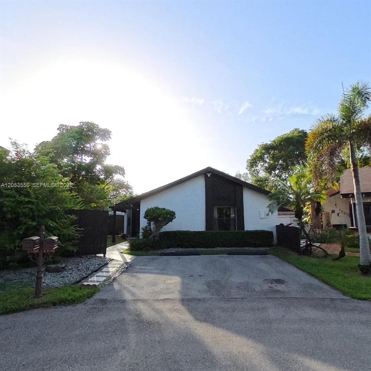 1490 Flamingo Ct, Pembroke Pines, FL 33026 photo 2