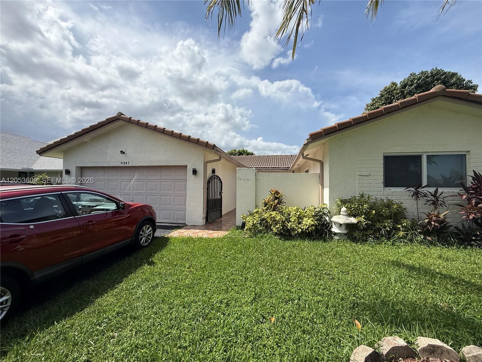 9341 NW 39th St, Sunrise, FL 33351 photo 2
