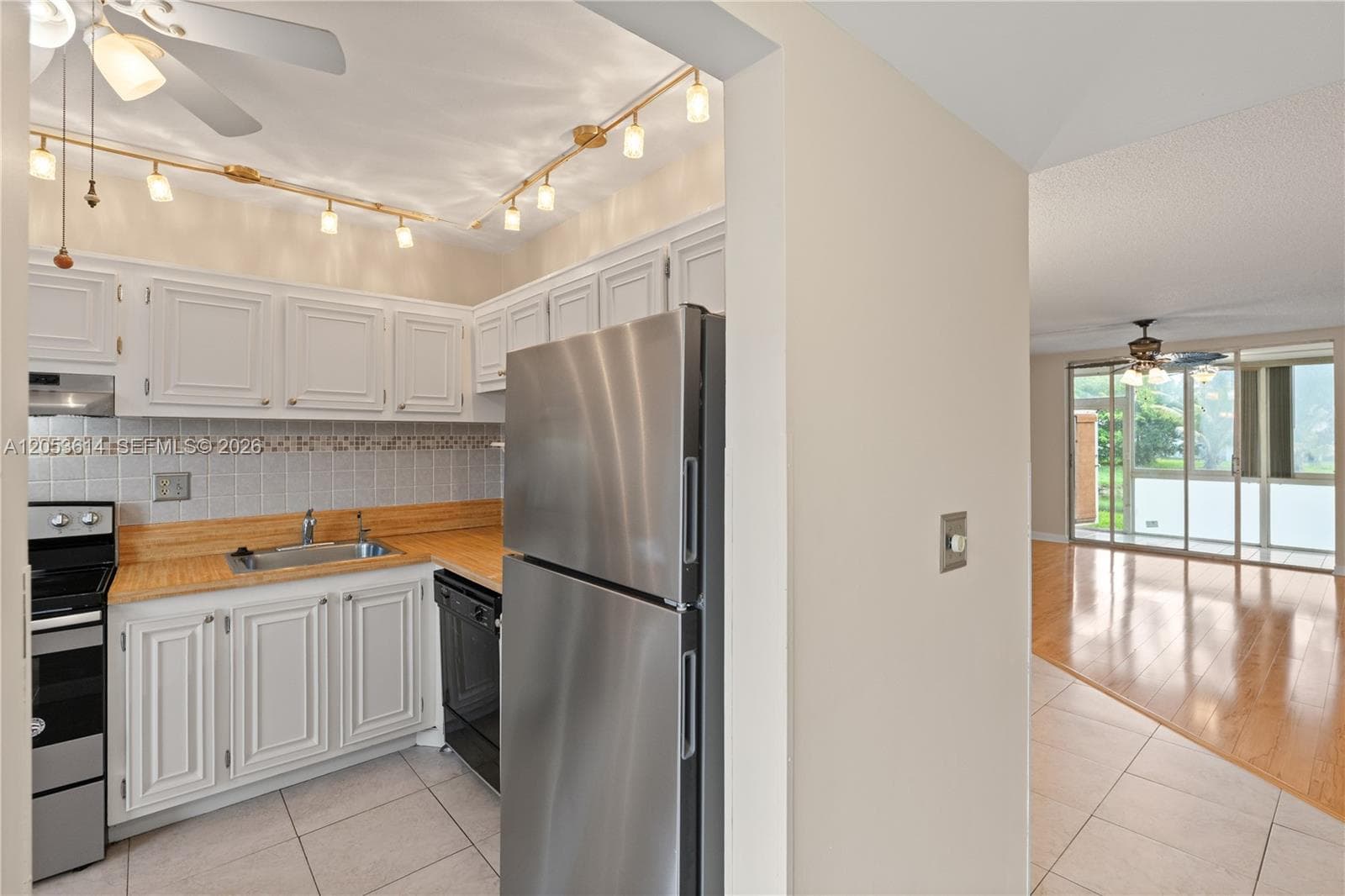 5950 Del Lago Cir # 106, Sunrise, FL 33313 photo 4