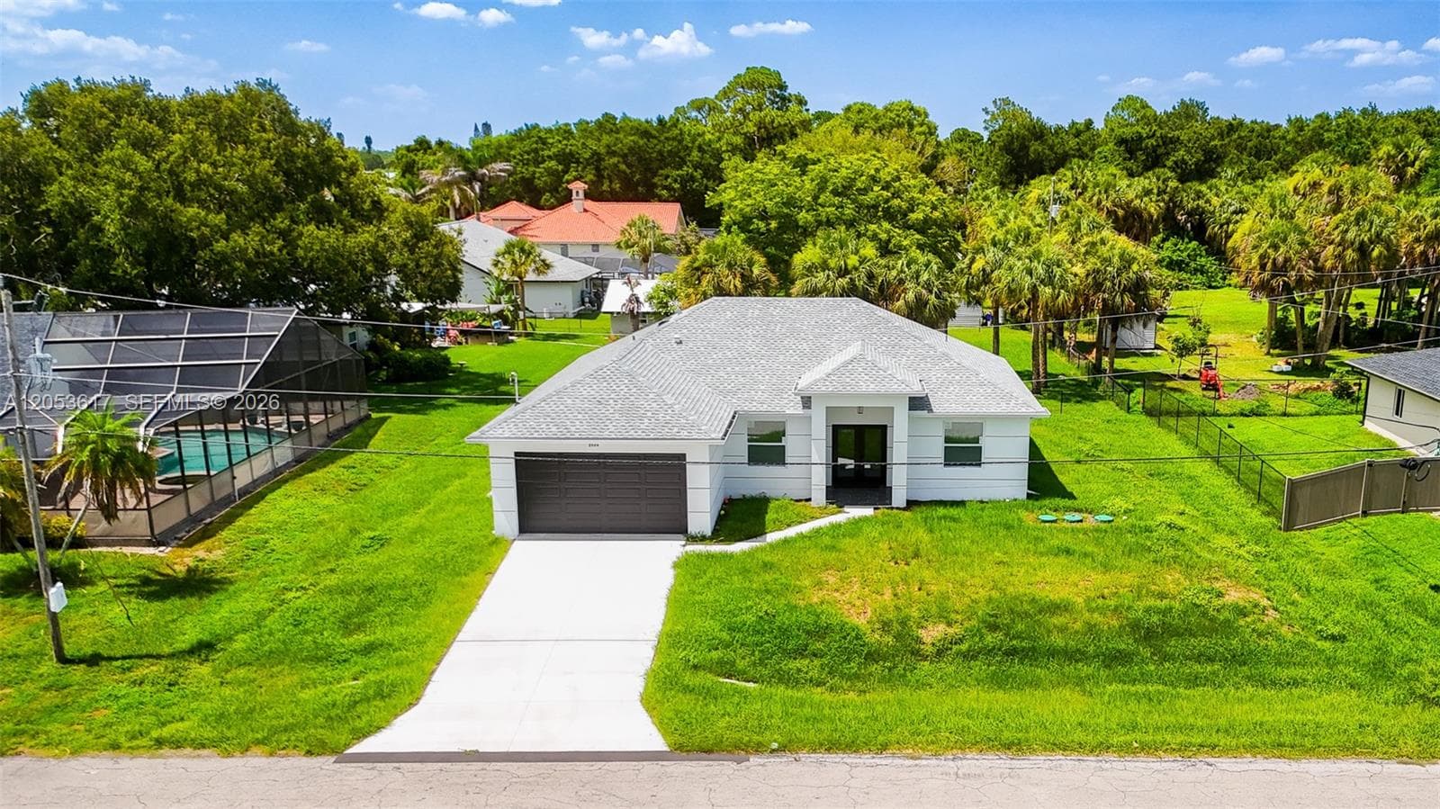 2524 LAKEVIEW DR, Lehigh Acres, FL 33936 photo 2