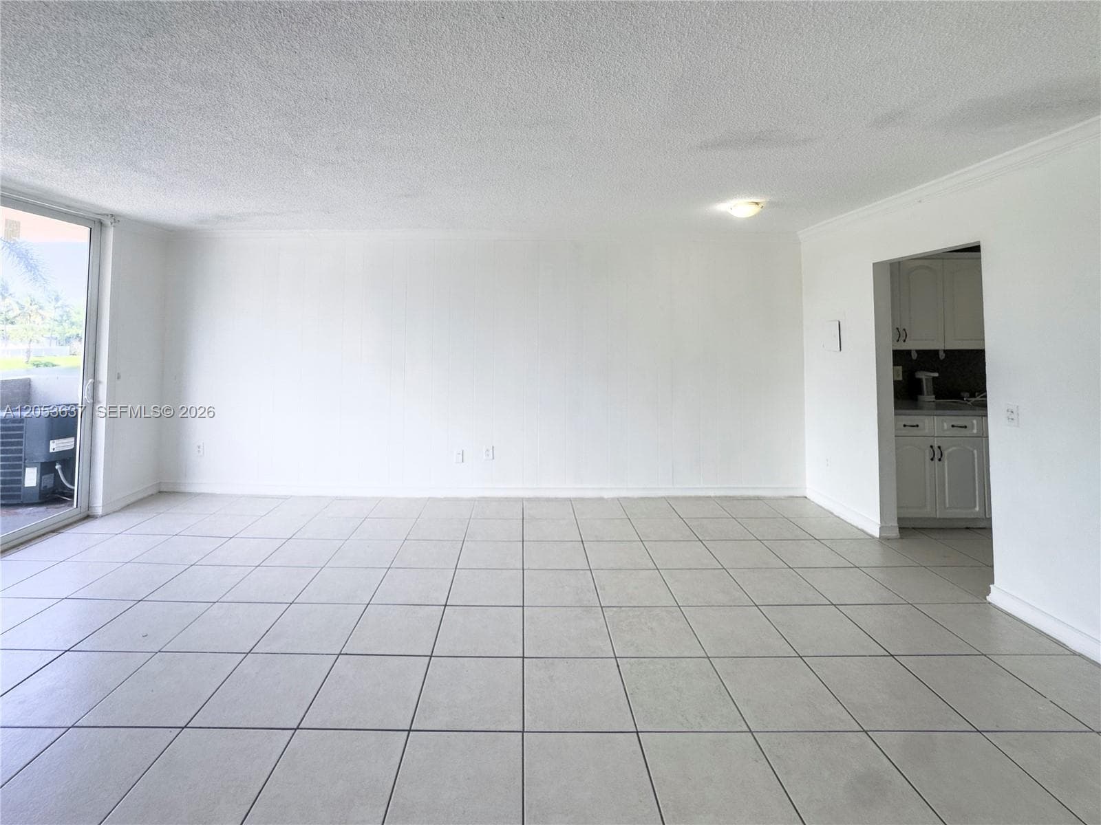 2075 NE 164th St # 204, North Miami Beach, FL 33162 photo 5
