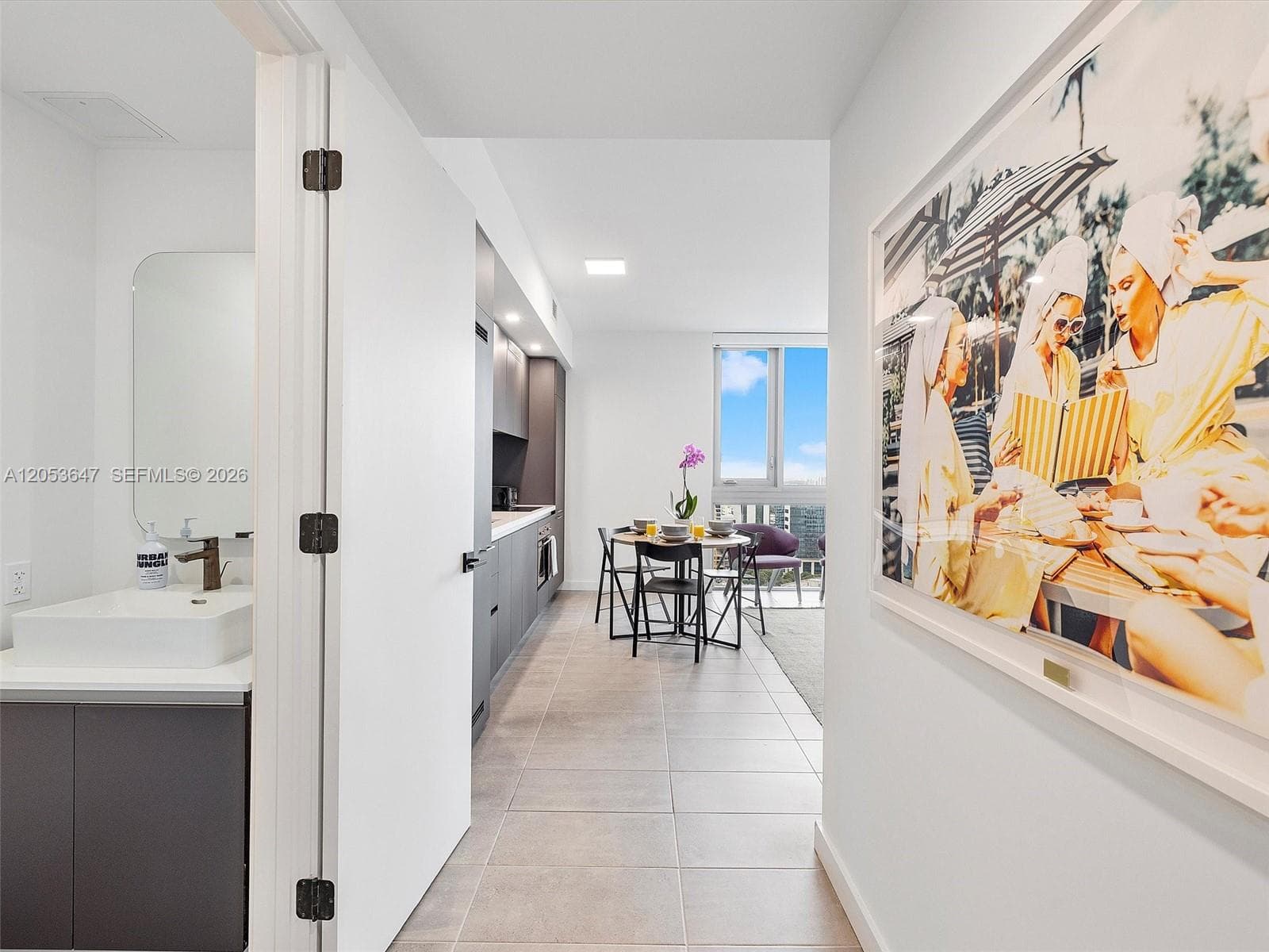 227 NE 2nd St # 2706, Miami, FL 33132 photo 2