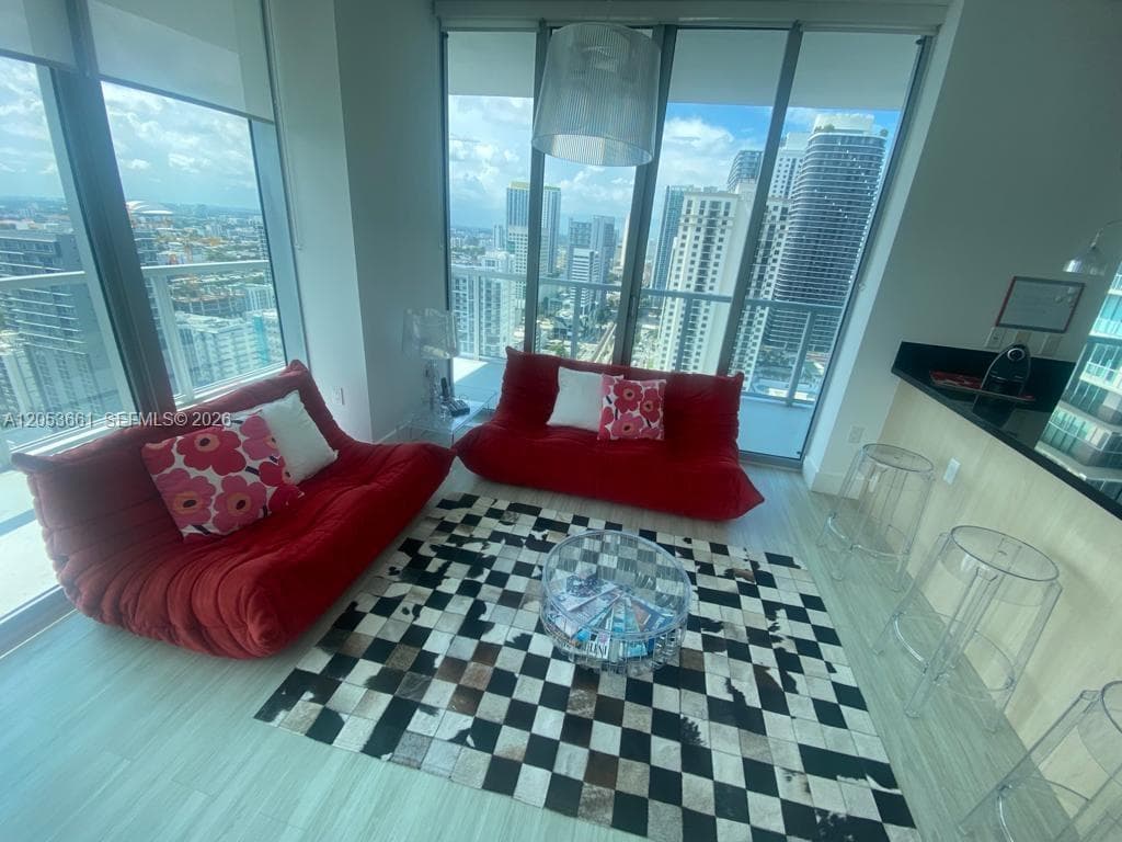 79 SW 12th St # 3312-S, Miami, FL 33130