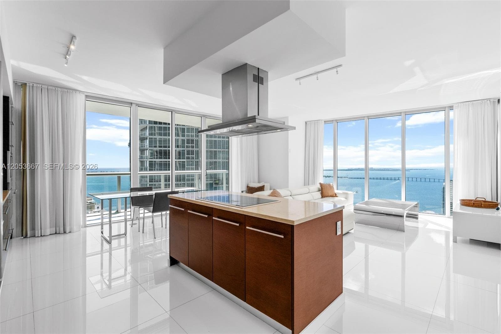 485 Brickell Ave # 4410, Miami, FL 33131 photo 2