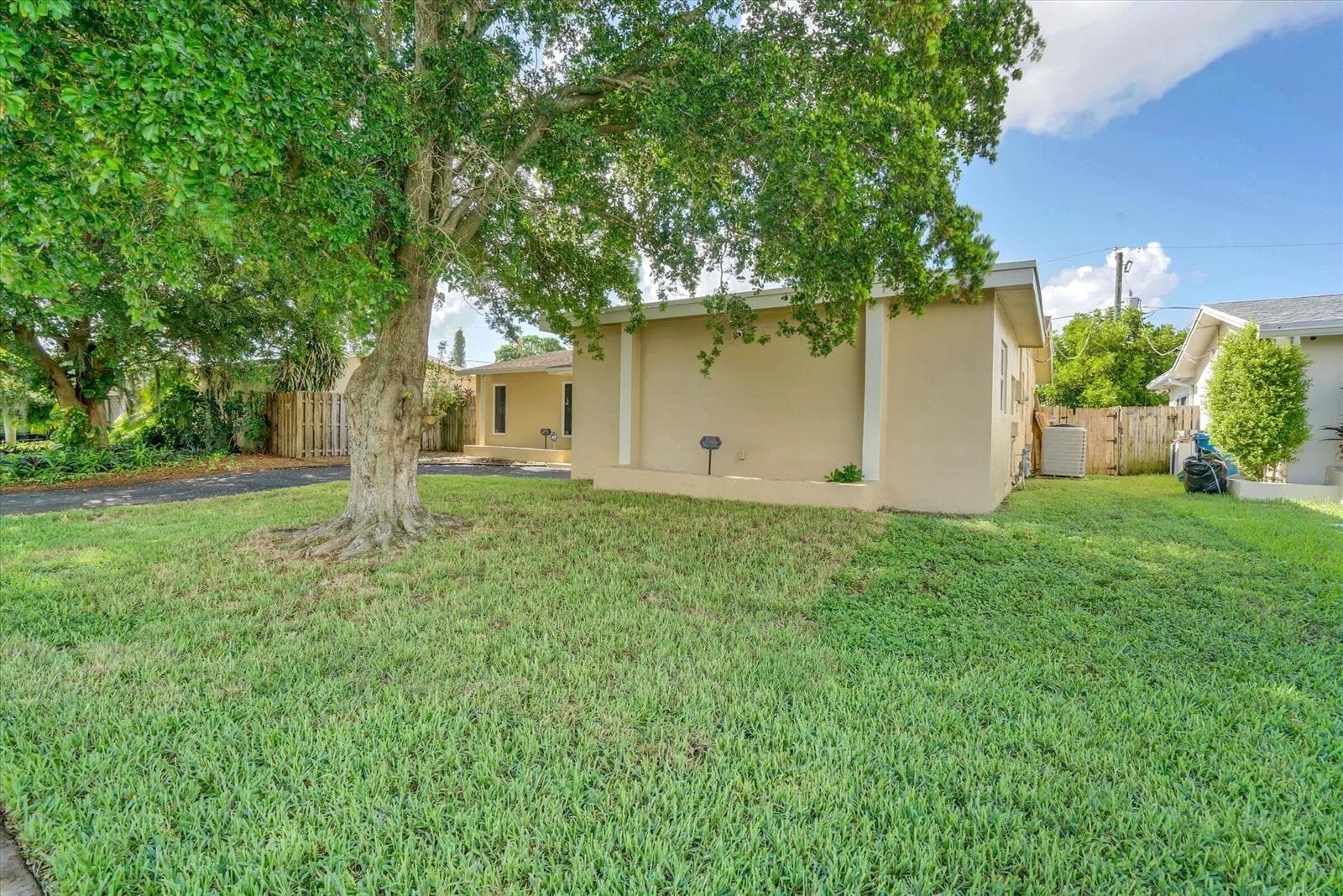 10270 NW 24TH Court, Sunrise, FL 33322 photo 3
