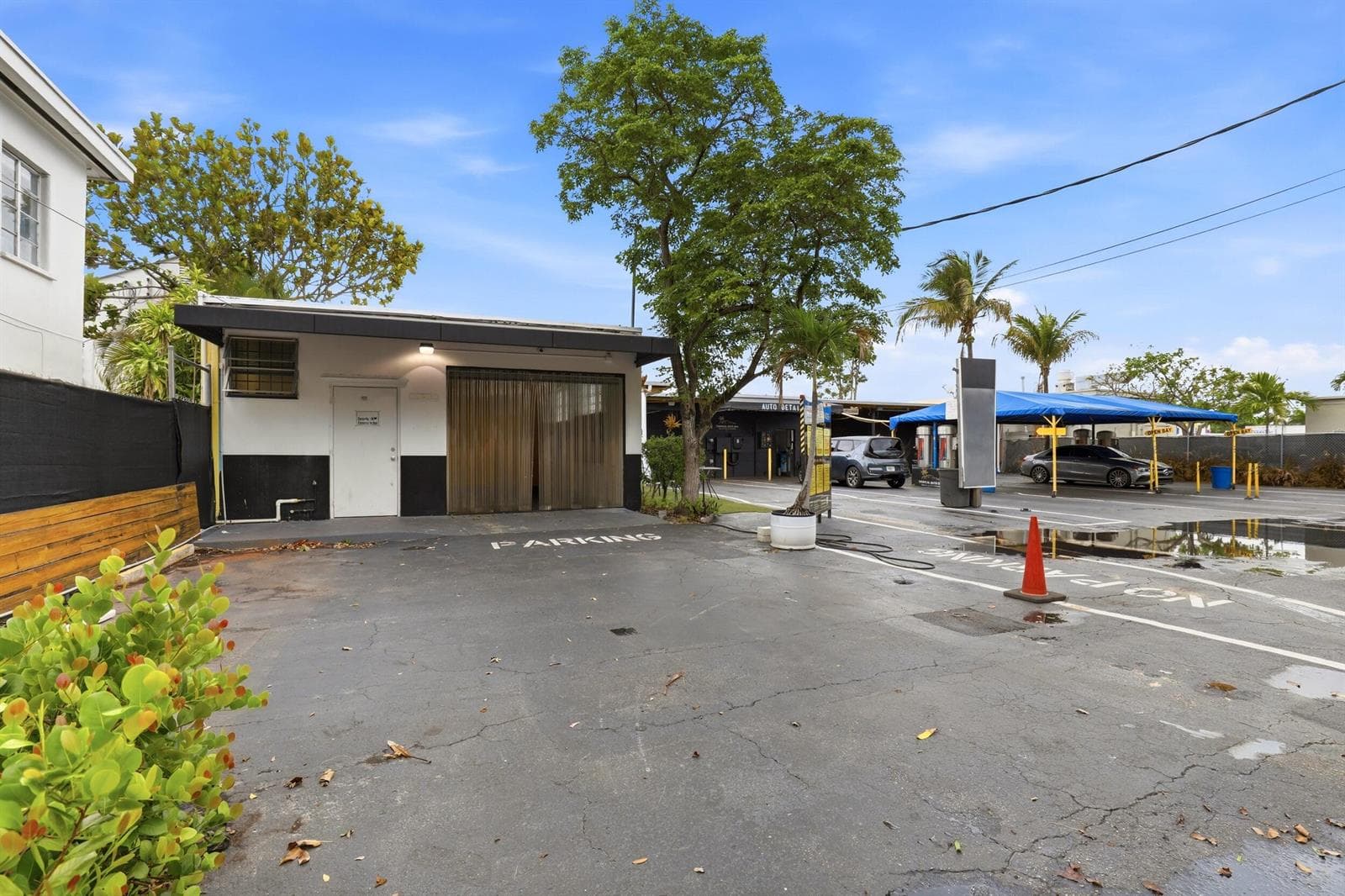 824 N DIXIE Highway, FL 33460