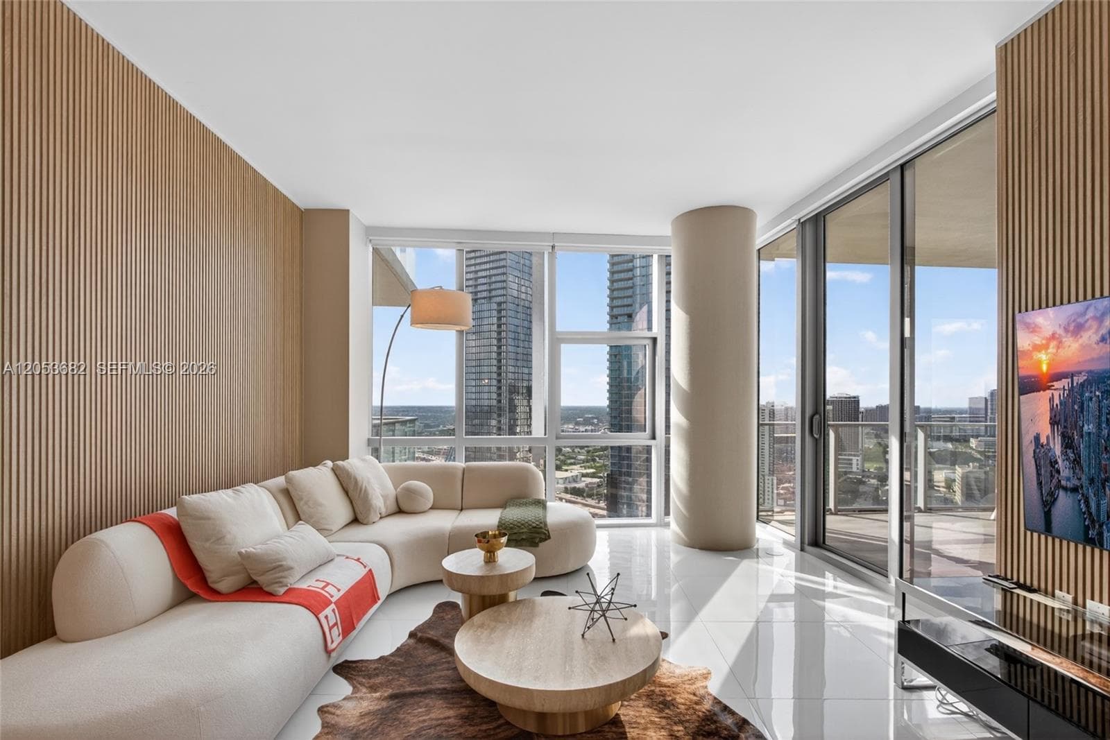 851 NE 1st Ave # 3201, Miami, FL 33132 photo 4